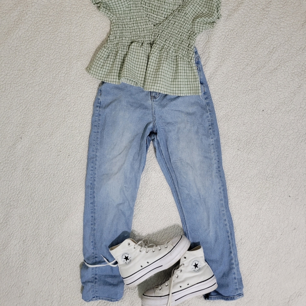 american eagle curvy mom jeans medium wash size 4